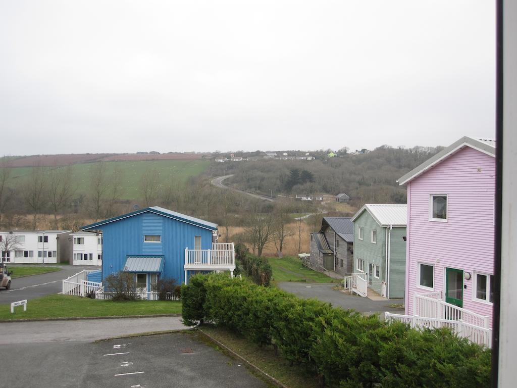 Freshwater Bay Holiday Cottages Pembroke Exterior photo